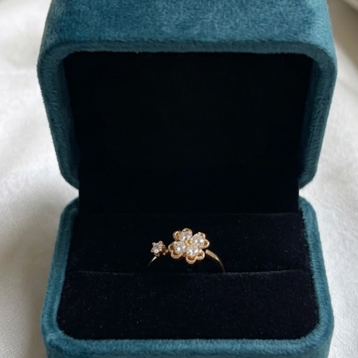 Anti-Tarnish Gold Clover Crystal Ring
