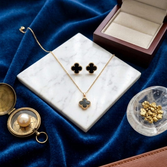 Midnight Clover Pendant Set